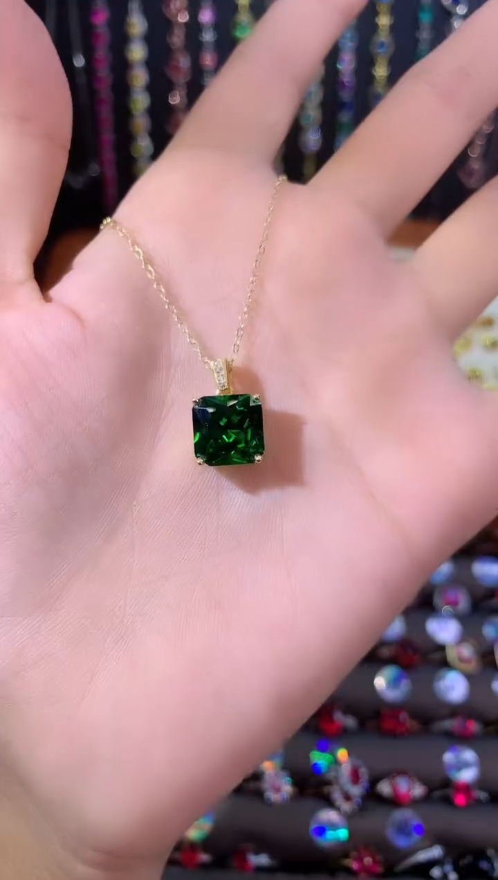 银S925镶嵌吊坠(赠链)碧玺10金色