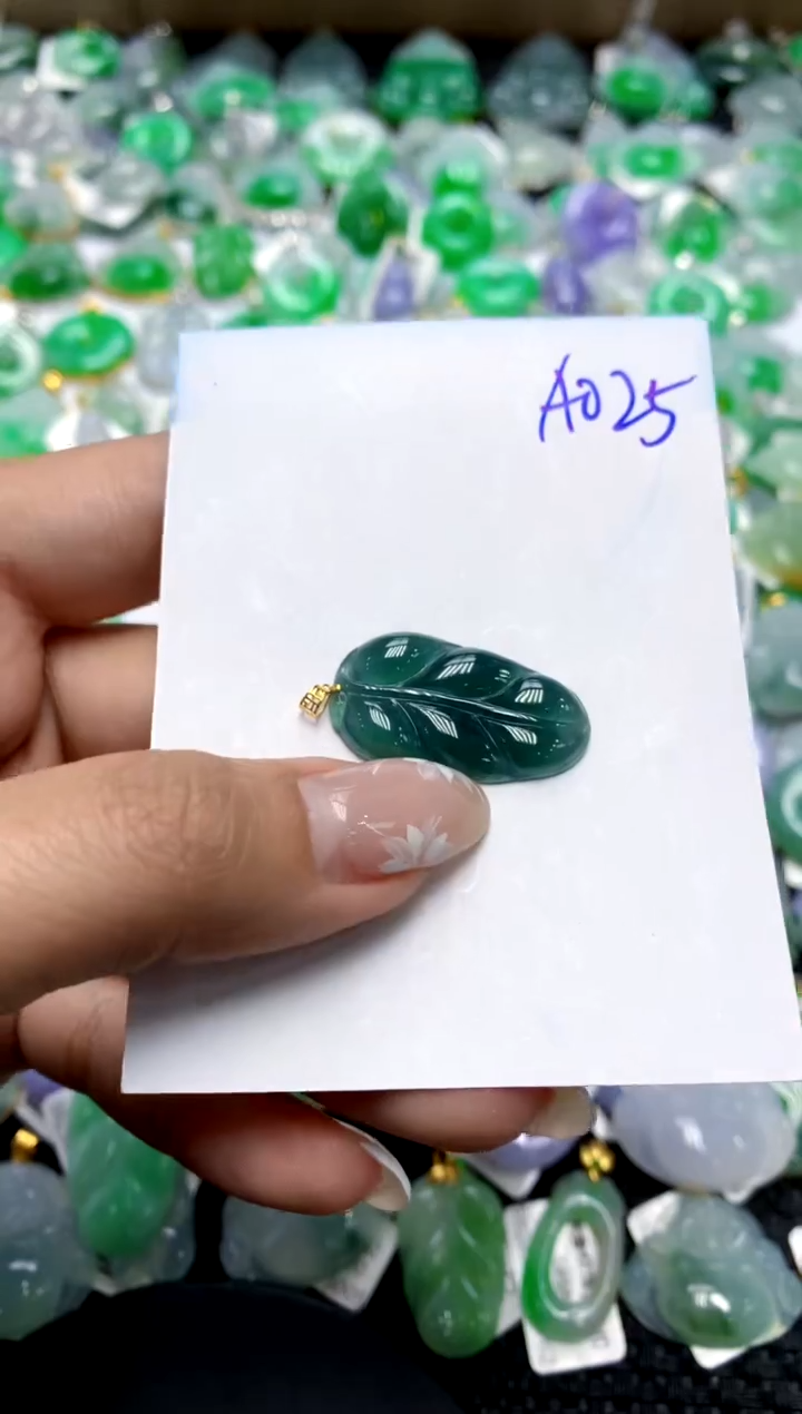 【闪购商品】翡翠颈饰18K金镶嵌111111111111