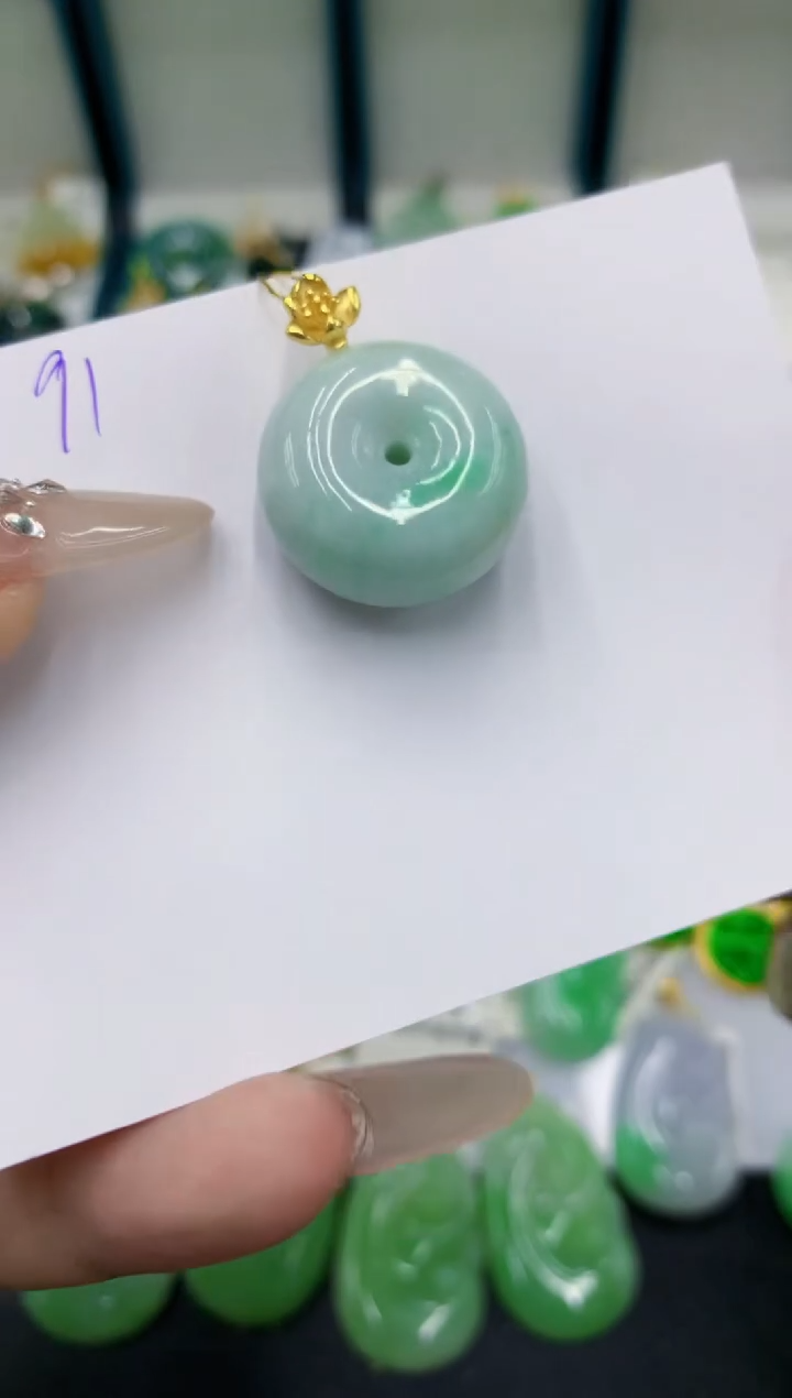 翡翠未镶嵌颈饰1111111111111111