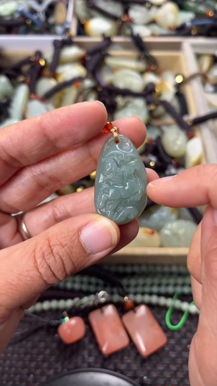 【闪购商品】和田玉颈饰未镶嵌多样性发货没有证书拍一发一有瑕