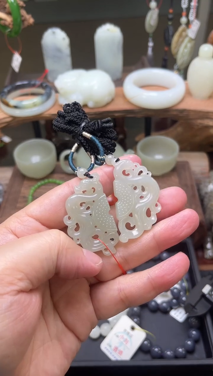 【闪购商品】和田玉吊坠未镶嵌且末迪克兰龙凤配一对 多样性发一