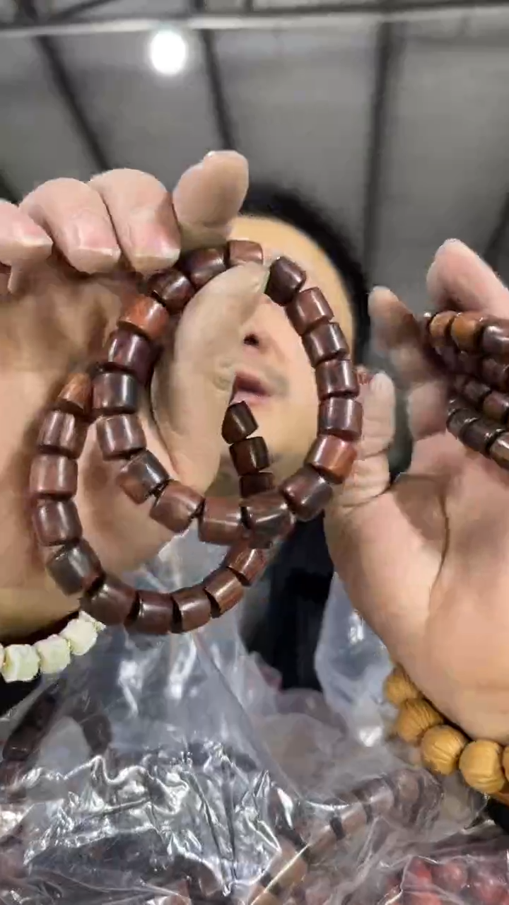 【闪购商品】花梨木类手串/手链V90实物为准