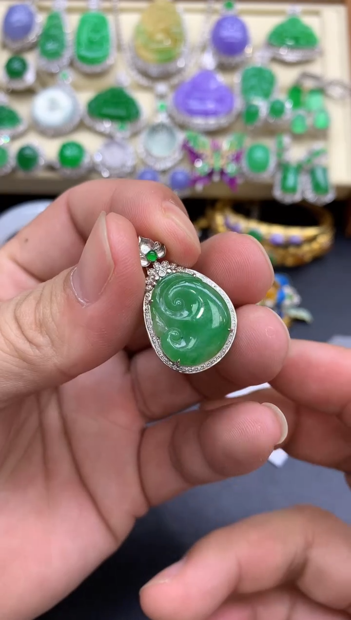 颈饰18K金镶嵌翡翠207-中国好珍宝