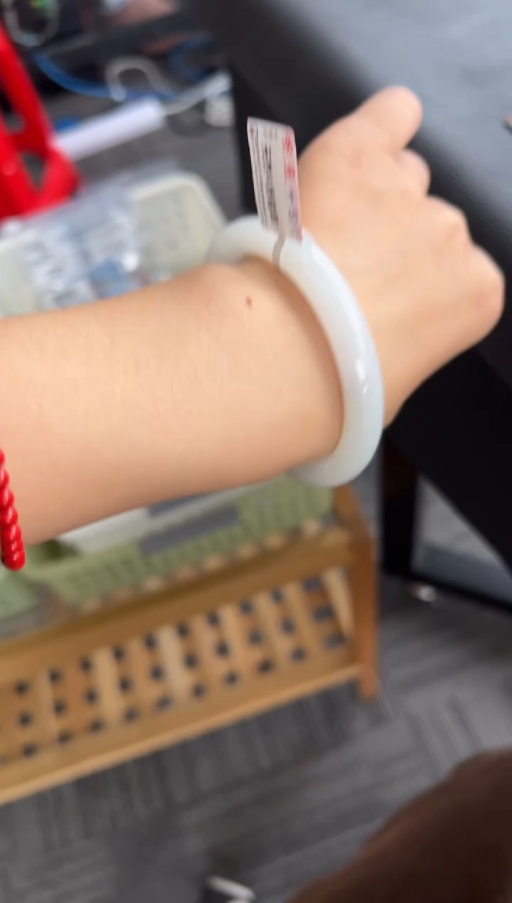 【闪购商品】翡翠手镯未镶嵌7号58.2*9.5*9.9