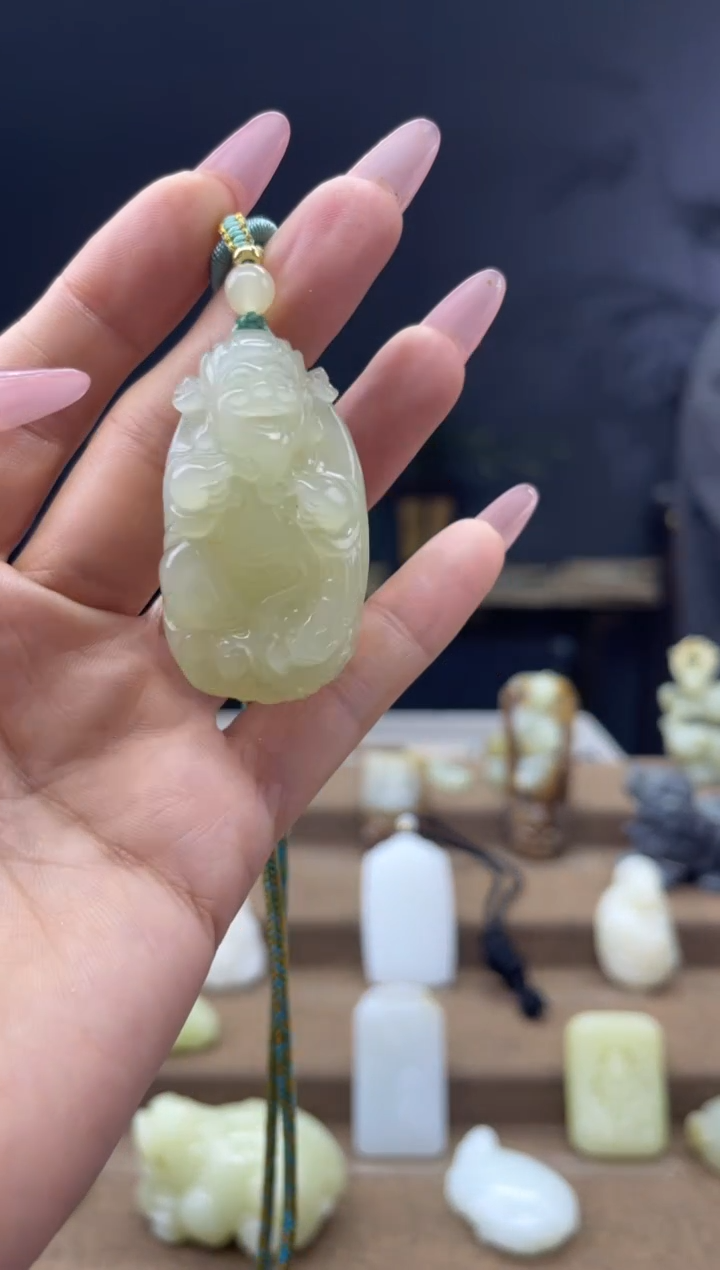 颈饰未镶嵌和田玉1