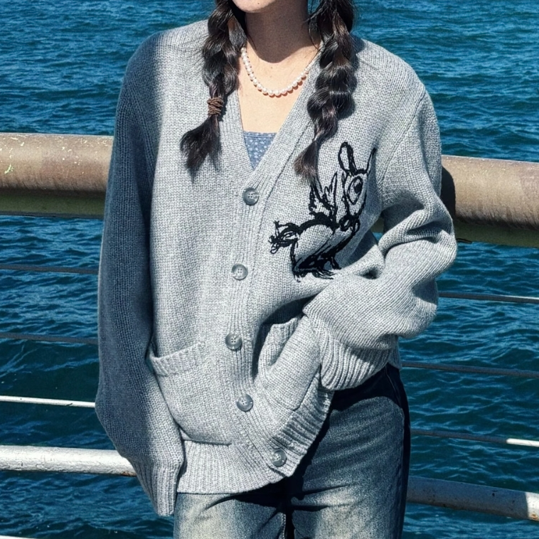 99新 BURBERRY/博柏利 汤/P215156426/ 灰色 小鹿图案针织衫 S
