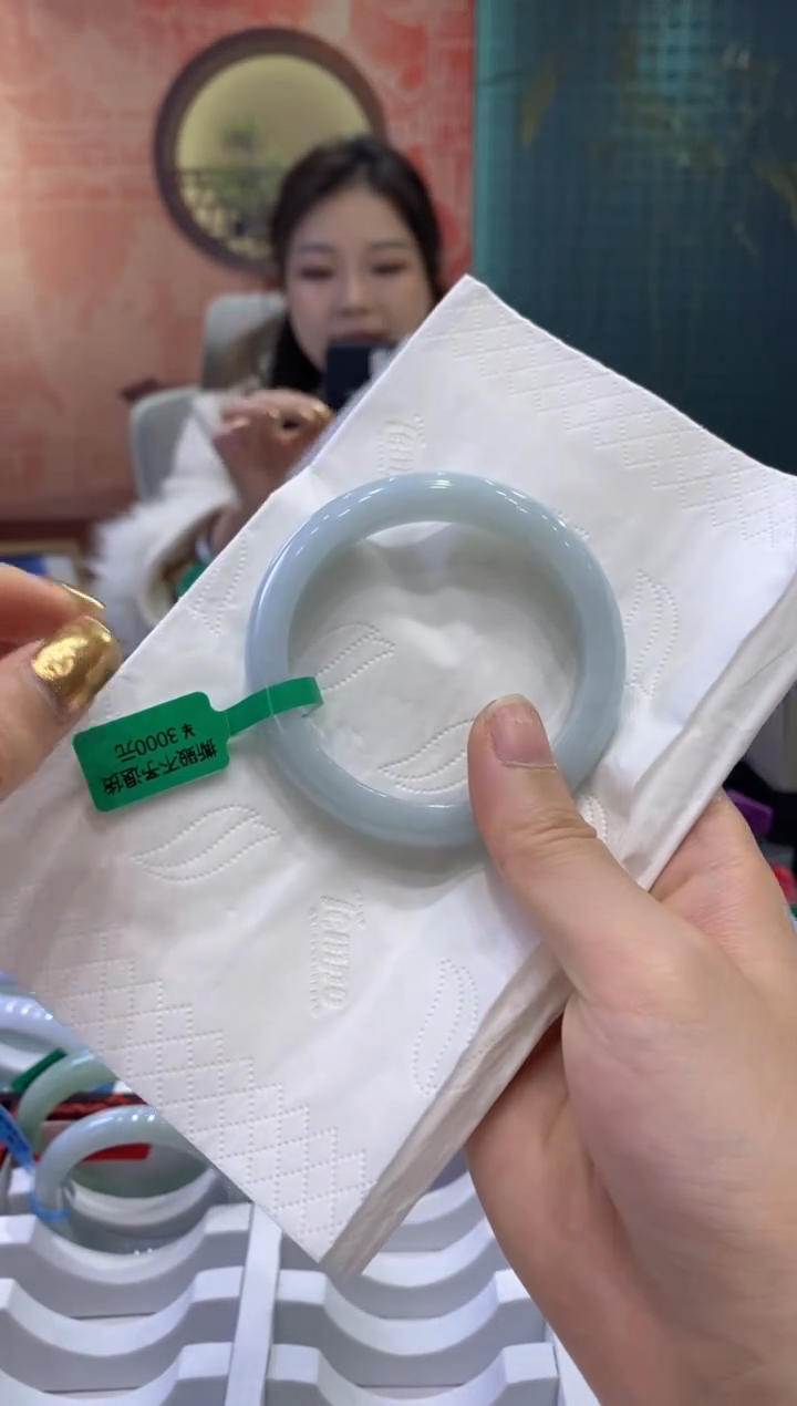 【闪购商品】翡翠手镯未镶嵌多人02556