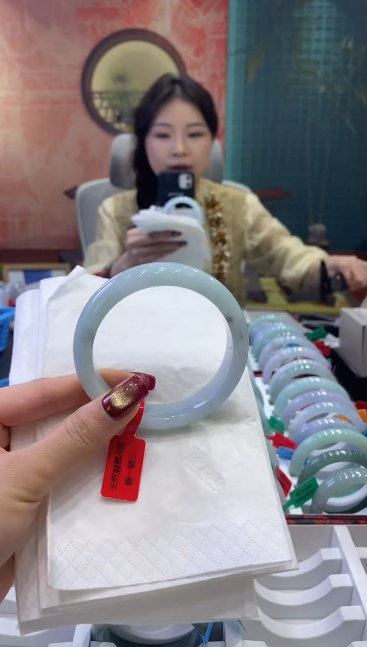 【闪购商品】翡翠手镯未镶嵌多人06176