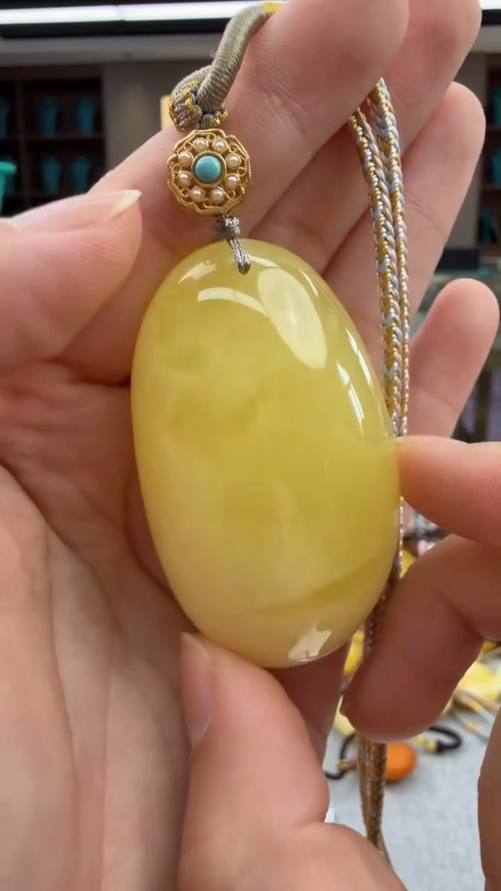 琥珀颈饰未镶嵌181秒拍号 假一罚三