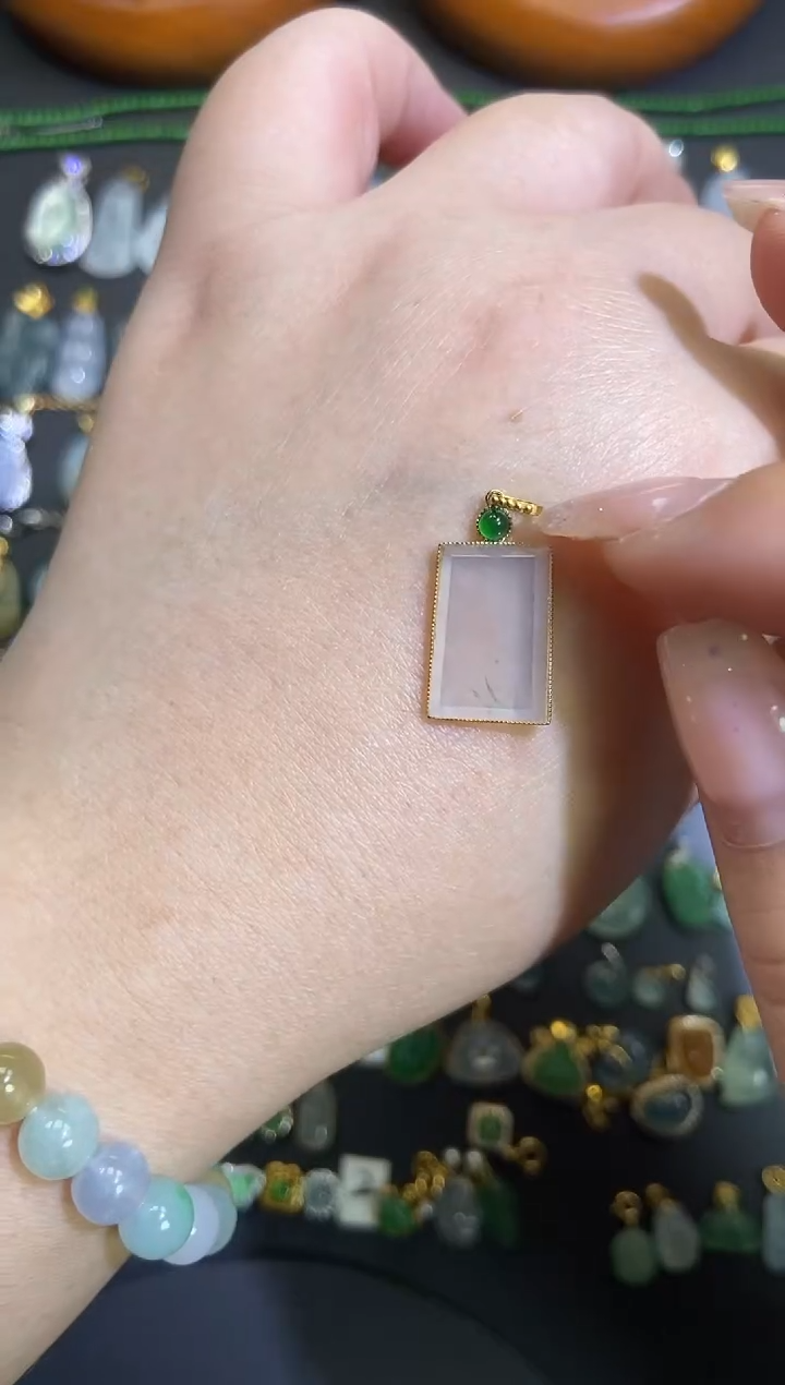 翡翠18K金镶嵌吊坠(不含链)1