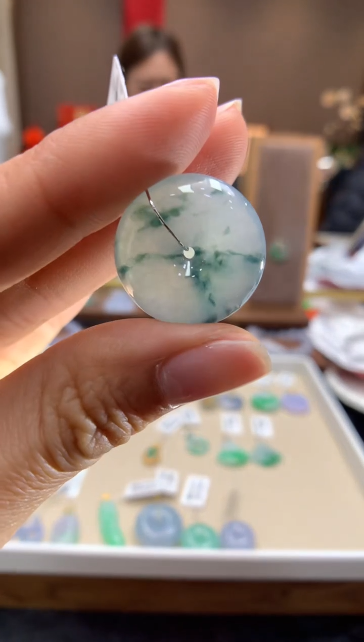 【闪购商品】翡翠颈饰18K金镶嵌平安扣