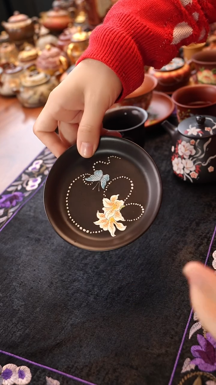 紫砂茶宠黑料百合花盘子