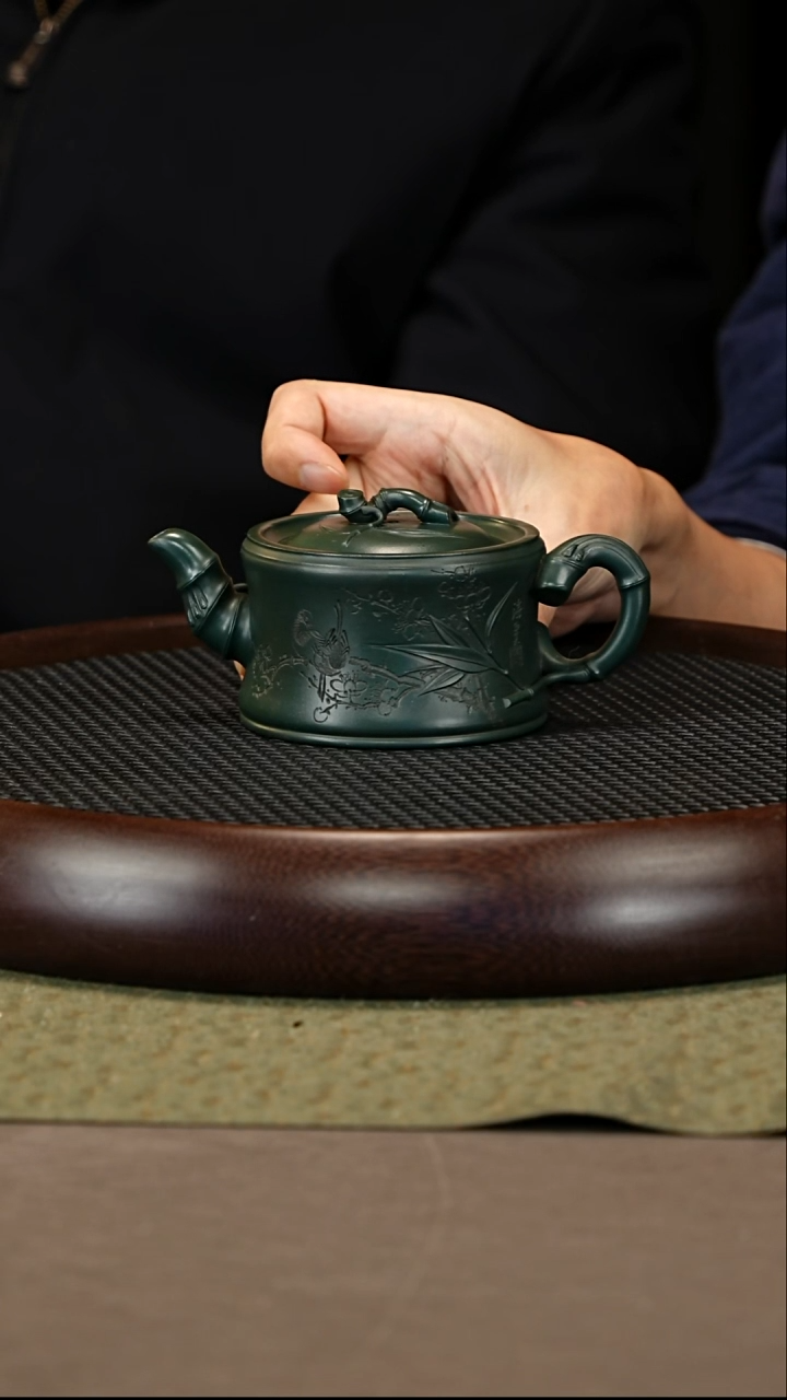 茶壶紫砂9 顾顺芝 顾氏墨绿泥 一品竹段240cc