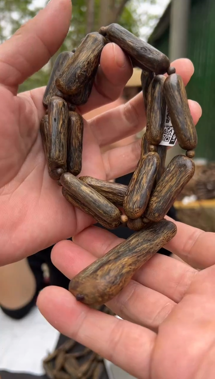 【闪购商品】沉香吊坠64克张勺子吊坠