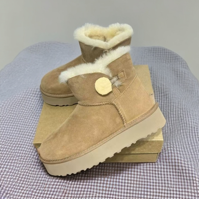 【女士厚底木扣】秋冬羊皮毛一体保暖百搭棉皮鞋短筒舒适防滑雪地靴
