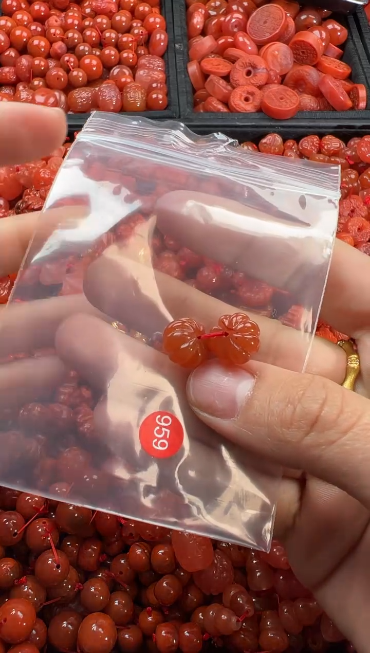 【闪购商品】南红玛瑙颈饰未镶嵌1