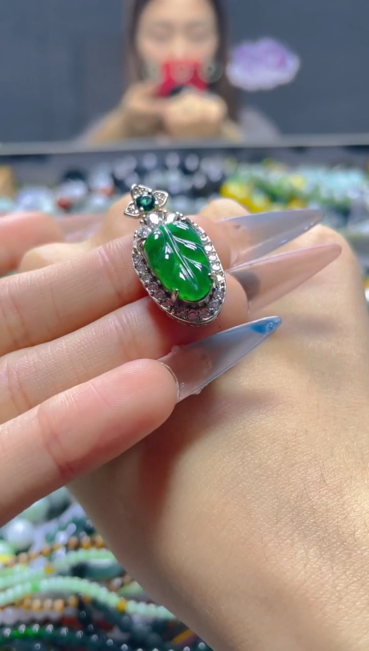 颈饰未镶嵌翡翠/M/翡翠A货，一件也是批发价