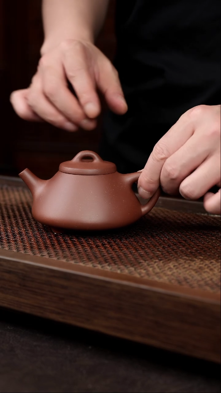 茶壶紫砂底槽清子冶
