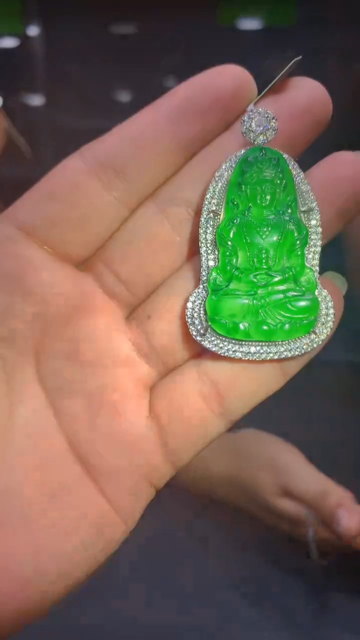 【闪购商品】翡翠吊坠(赠链)未镶嵌0095512794/多样性发一