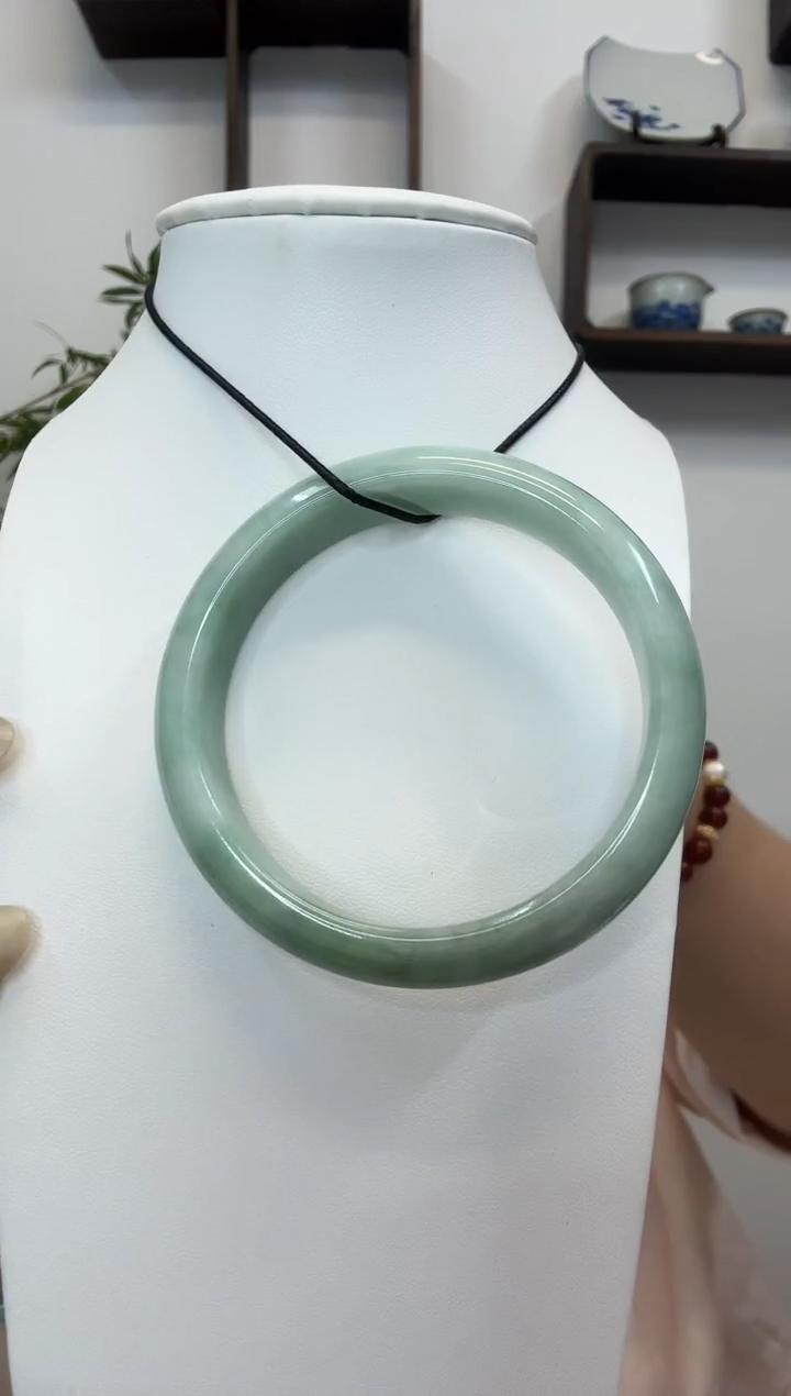 未镶嵌手镯翡翠贩****火翡翠手镯