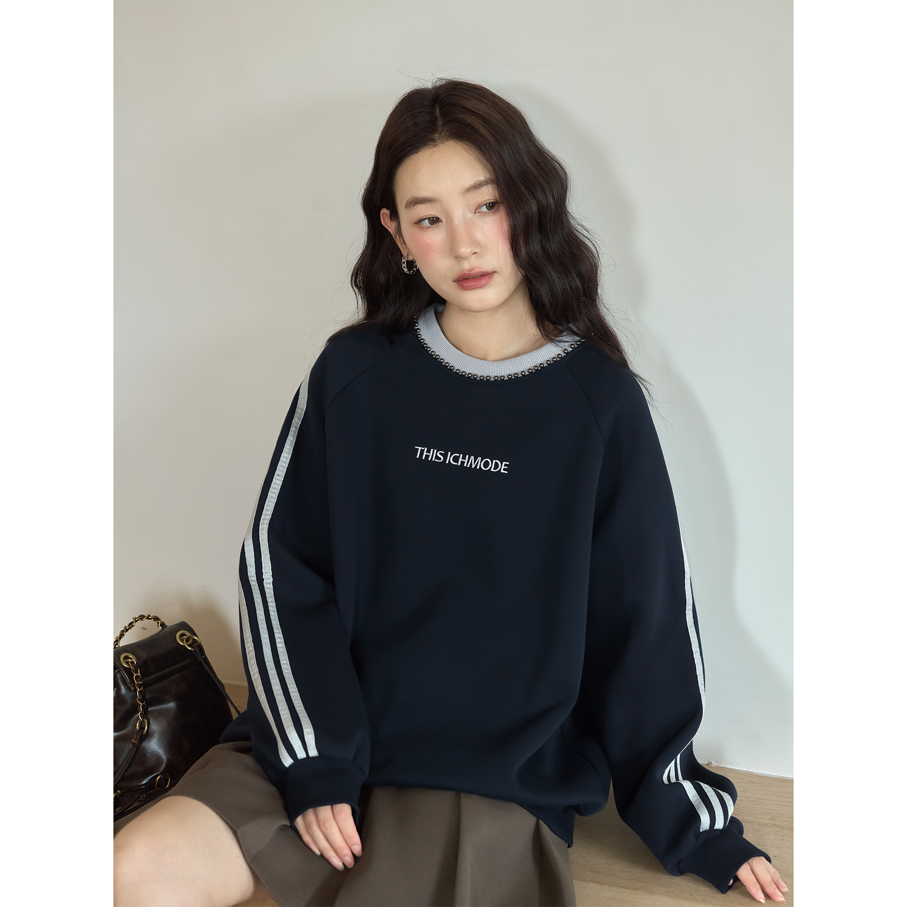 爱蔷薇大码重工钉珠卫衣女2025新款秋季穿搭松弛感上衣女GT78304