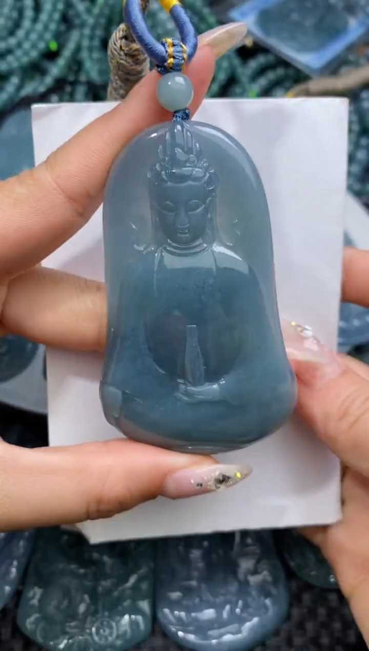 【闪购商品】翡翠颈饰未镶嵌          