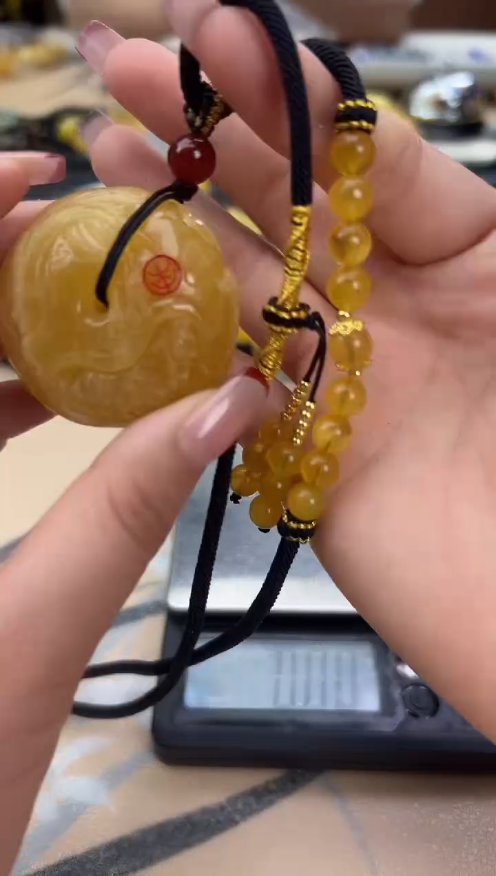 【闪购商品】琥珀裸石未镶嵌蜜蜡吊坠