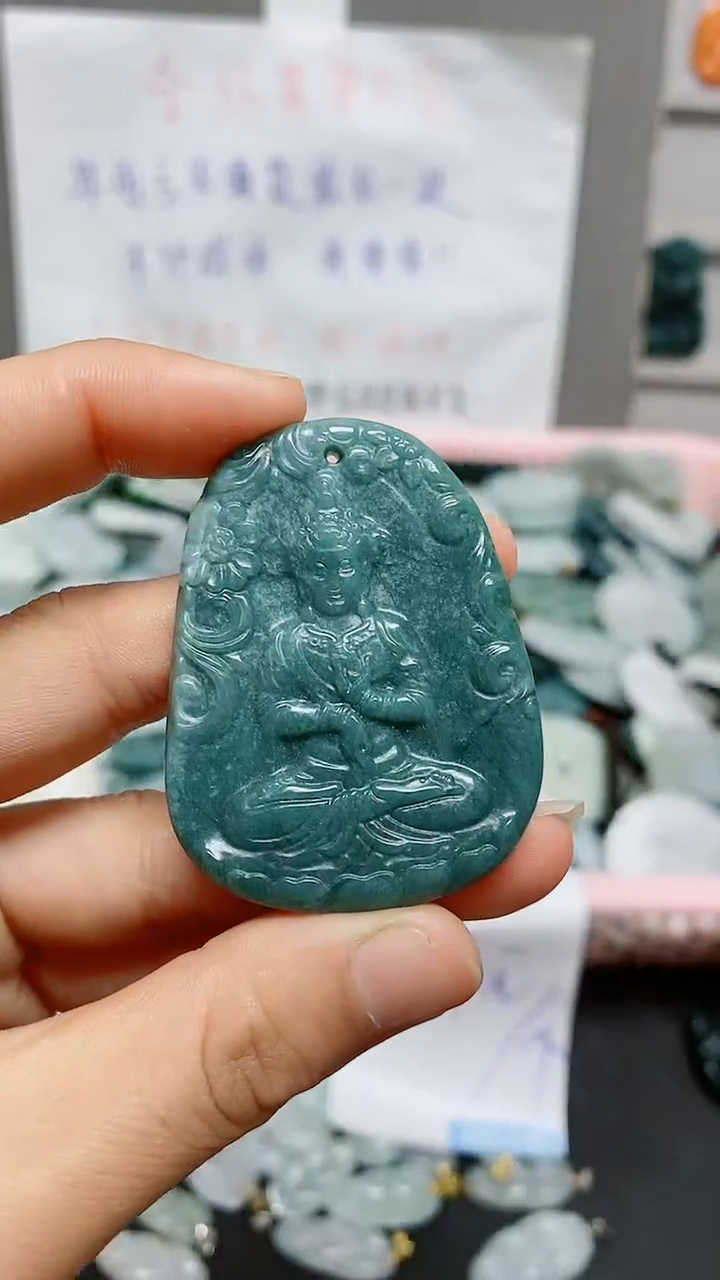 【闪购商品】翡翠颈饰未镶嵌天然翡翠A货