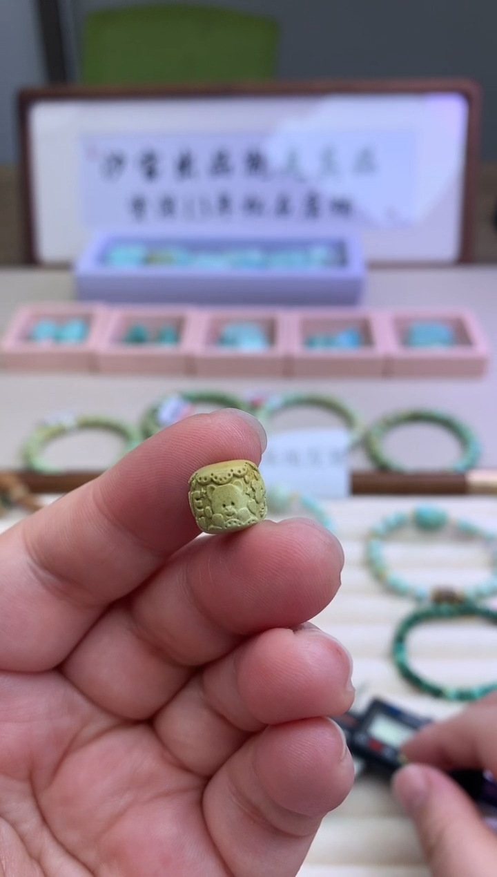 【闪购商品】南红玛瑙雕刻件未镶嵌I60