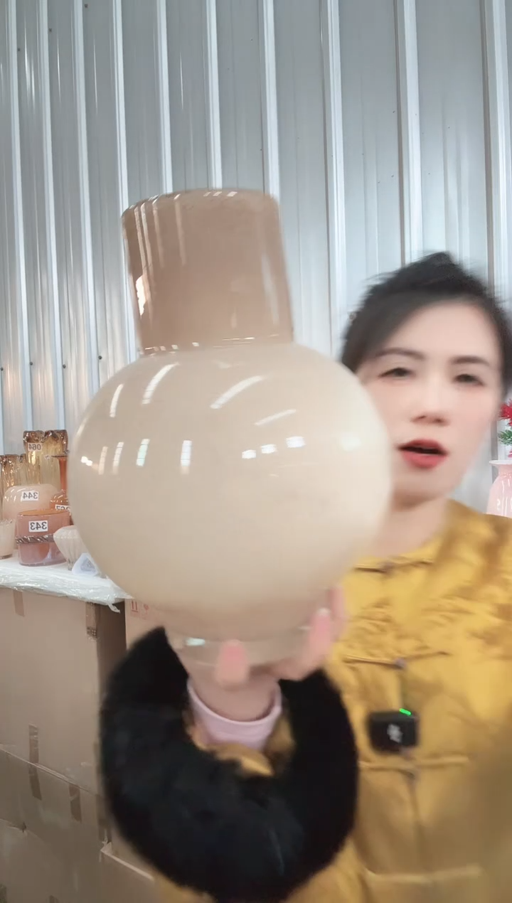 587直播玻璃花瓶