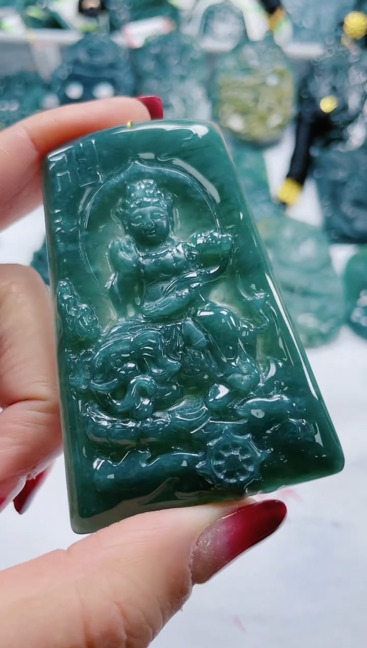 【闪购商品】翡翠颈饰未镶嵌               