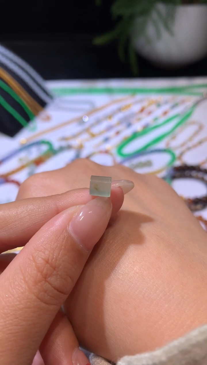 【闪购商品】定制翡翠未镶嵌6.2*6.1桶珠780+78