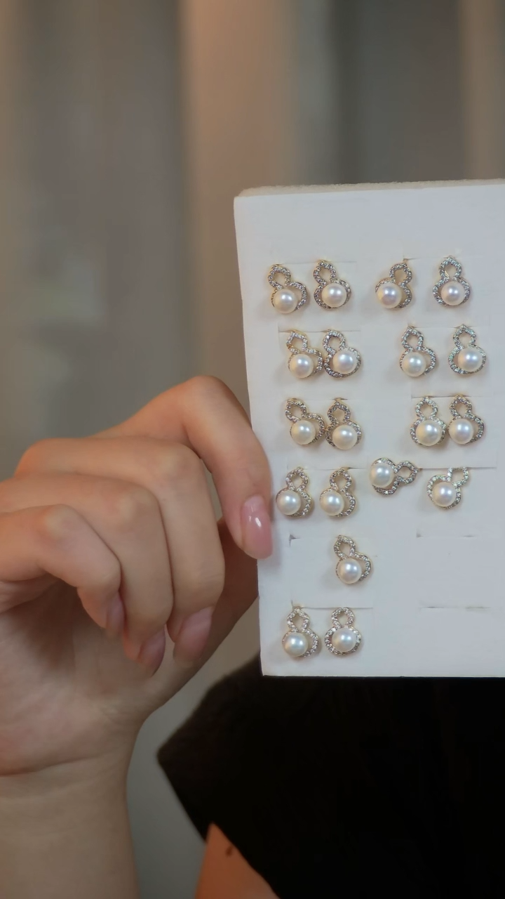 未镶嵌淡水珍珠耳饰       