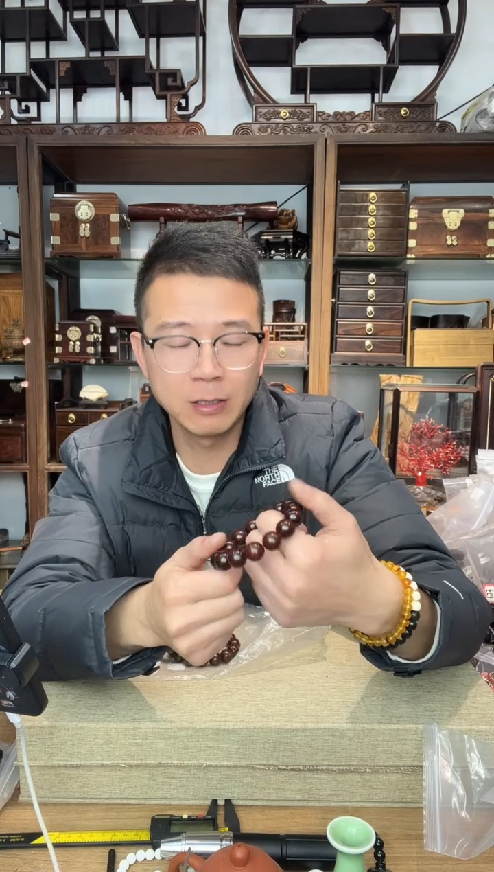 乌木类书架364小叶紫檀1.5单圈手串