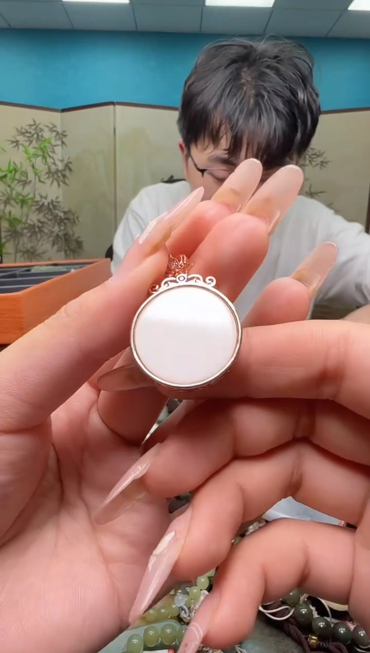 颈饰未镶嵌和田玉多样性发一