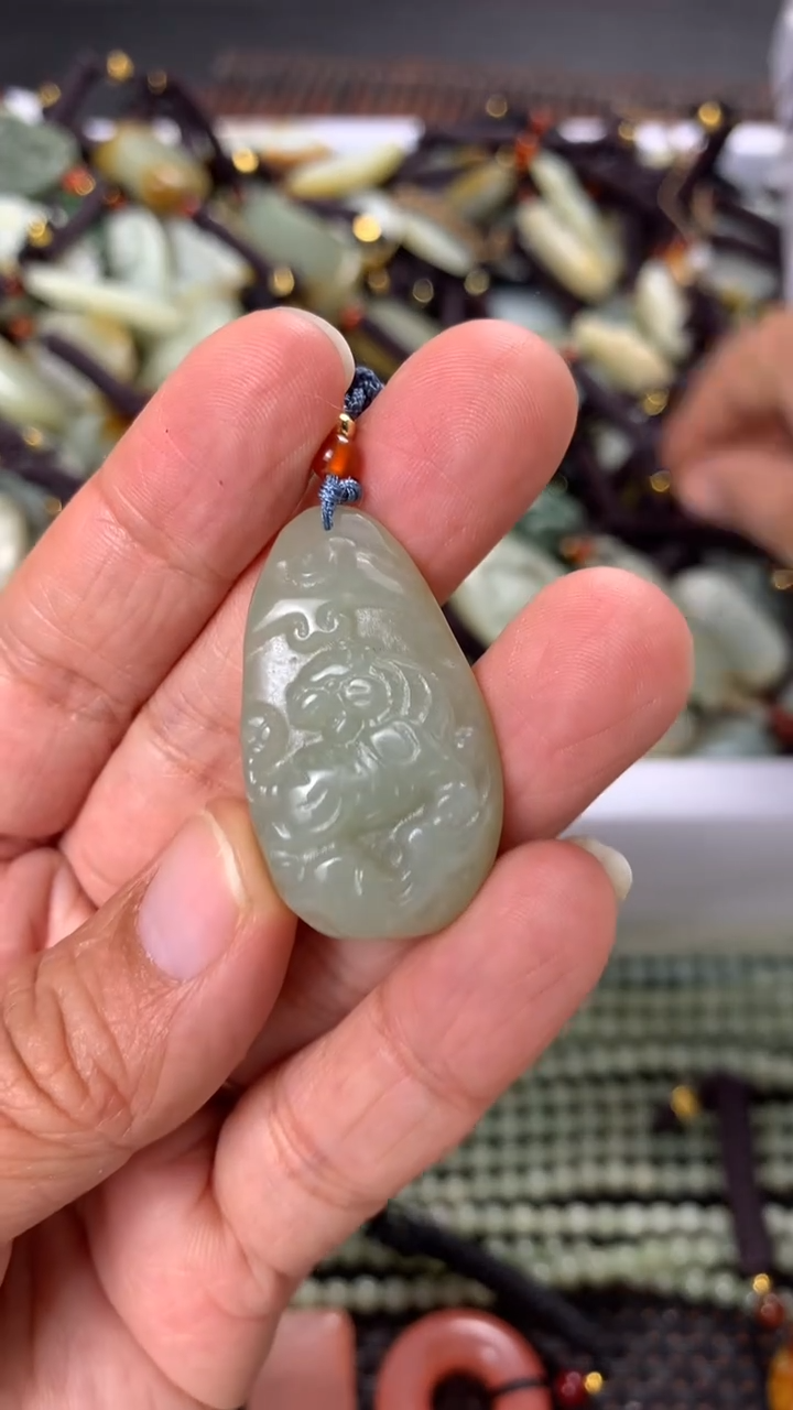 【闪购商品】和田玉颈饰未镶嵌多样性发货没有证书拍一发一有瑕