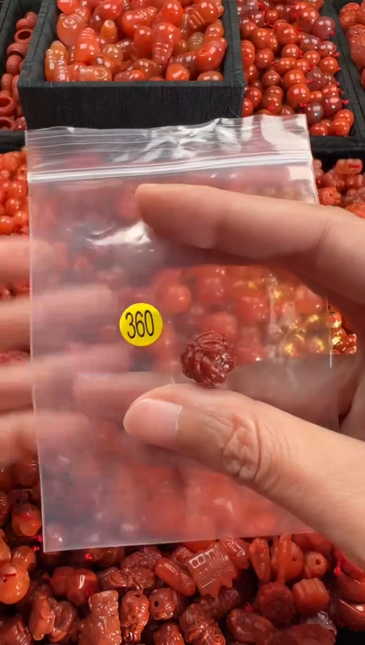 【闪购商品】南红玛瑙颈饰合金1