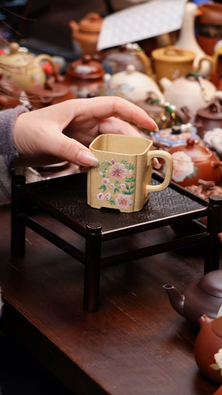 【闪购商品】原矿手工朱妮杯子