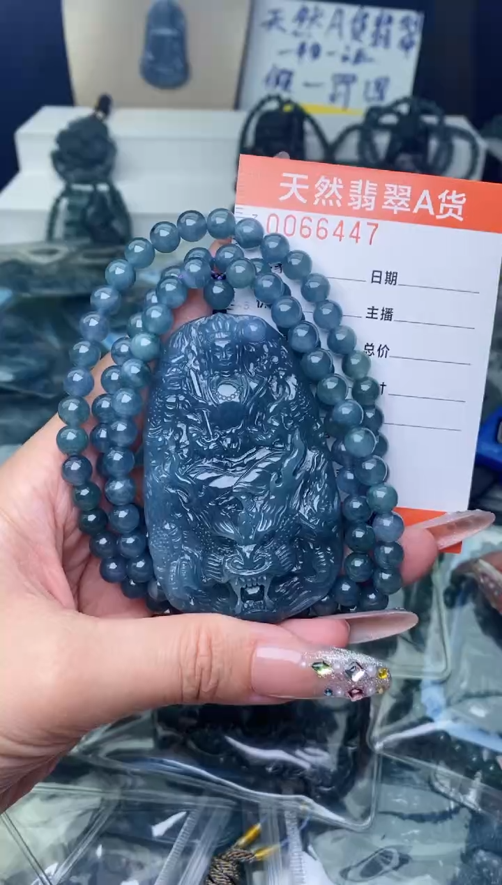 【闪购商品】翡翠颈饰未镶嵌·········