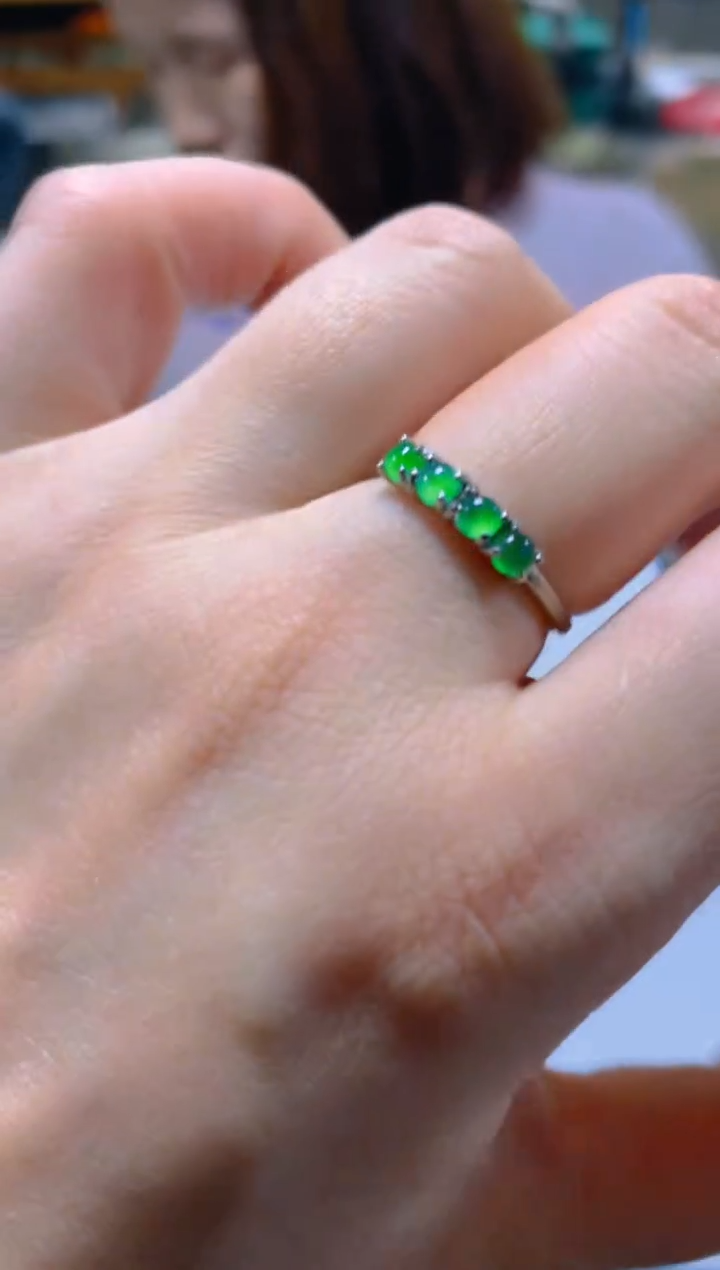 未镶嵌戒指翡翠多样性发一