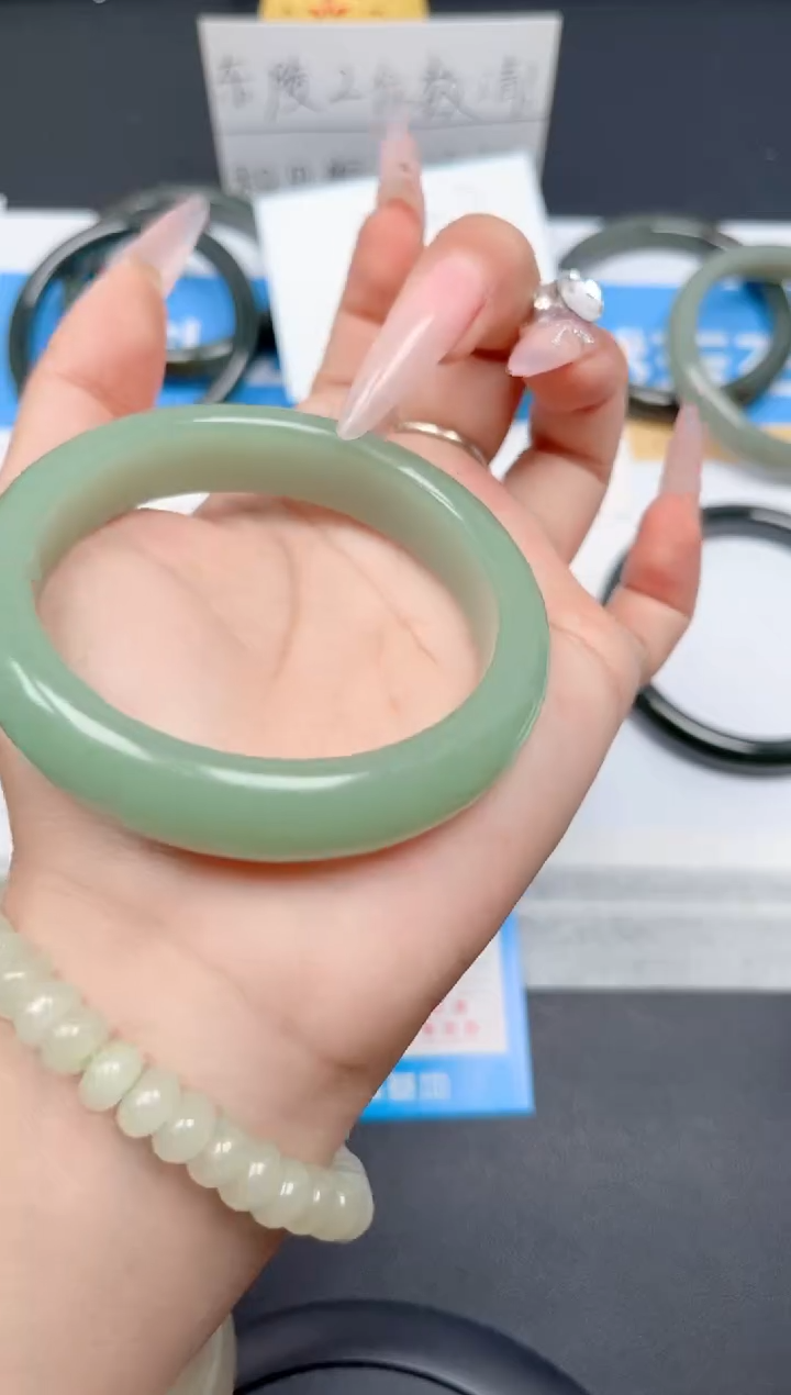 和田玉手镯未镶嵌65-粉青61-62