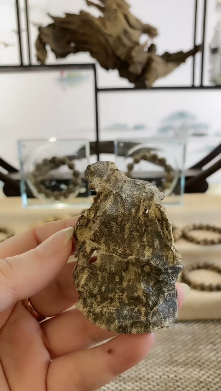 【闪购商品】沉香摆件越南芽庄百年老料虎斑结块料5.9克