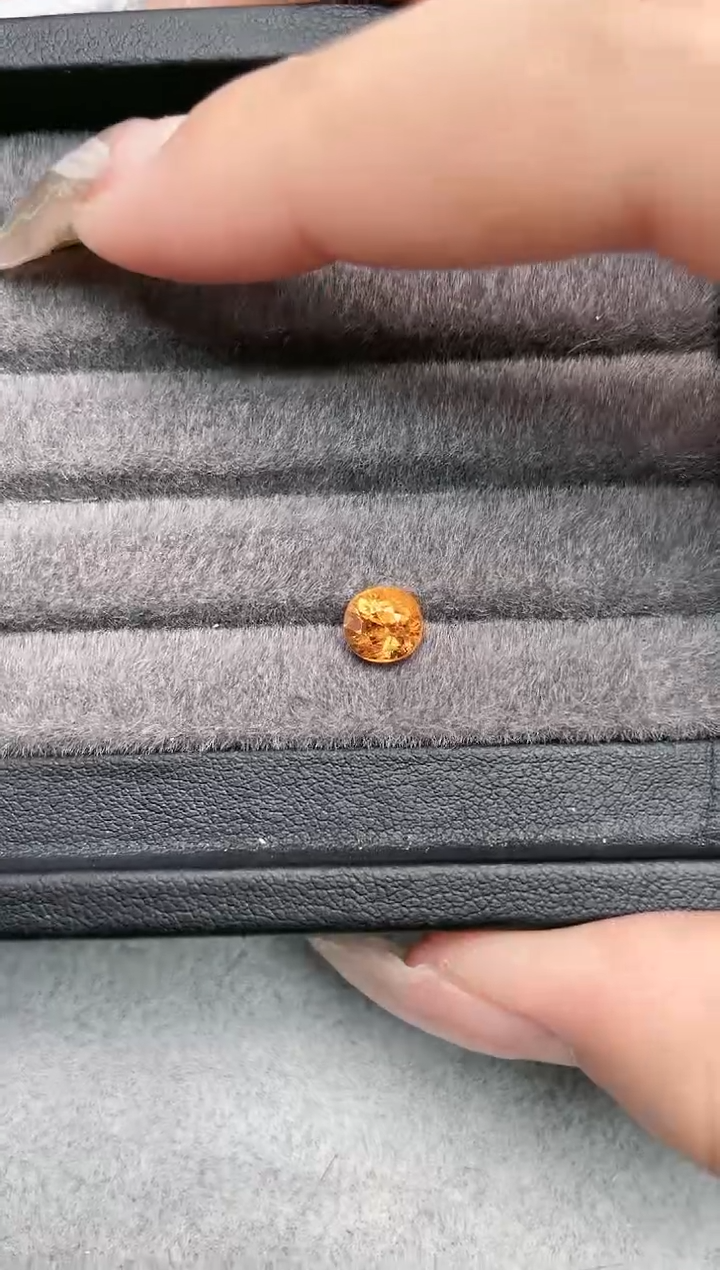 【闪购商品】石榴石（芬达石）裸石未镶嵌1.84ct汽水色