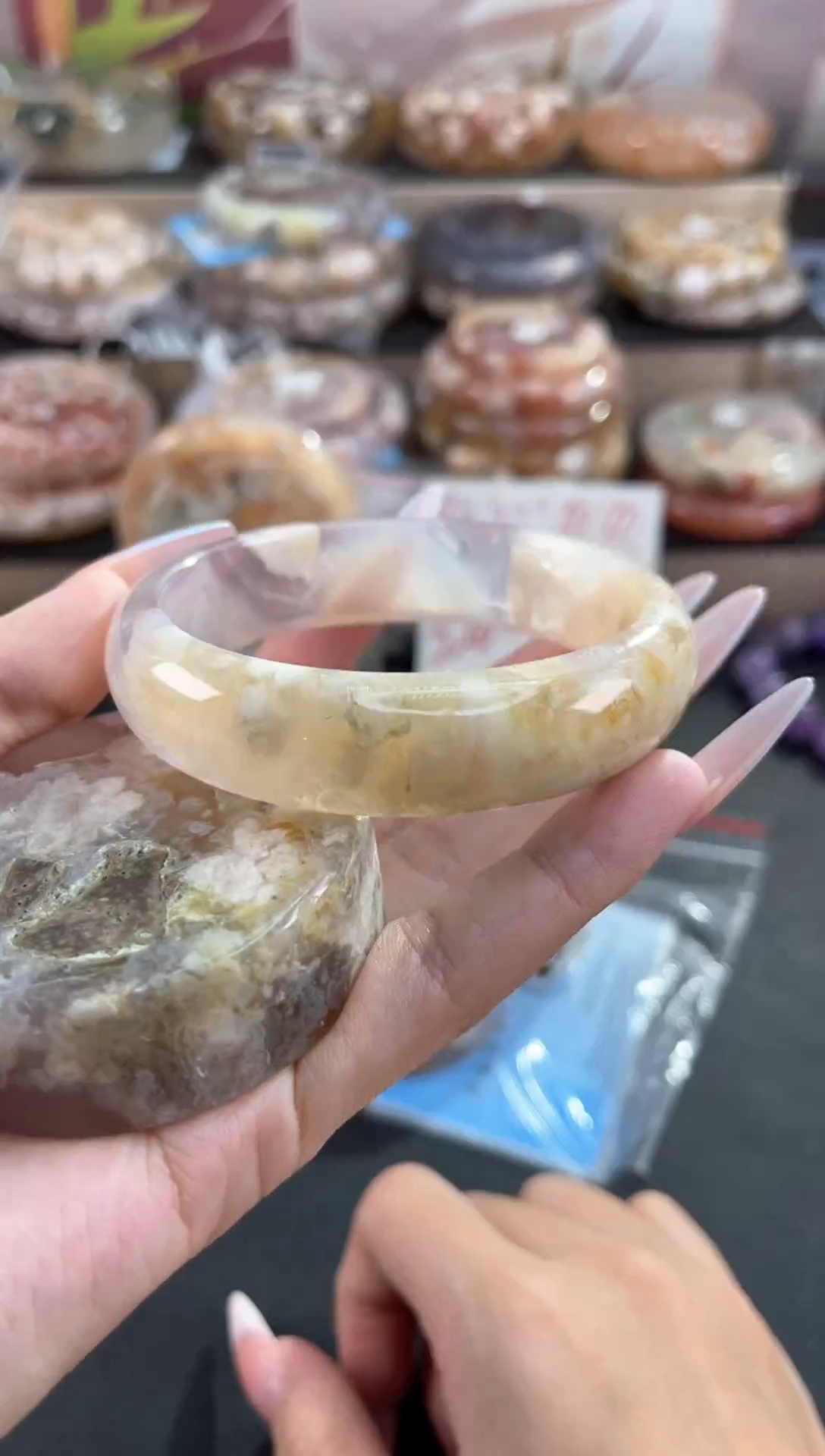 未镶嵌手镯石英质玉60