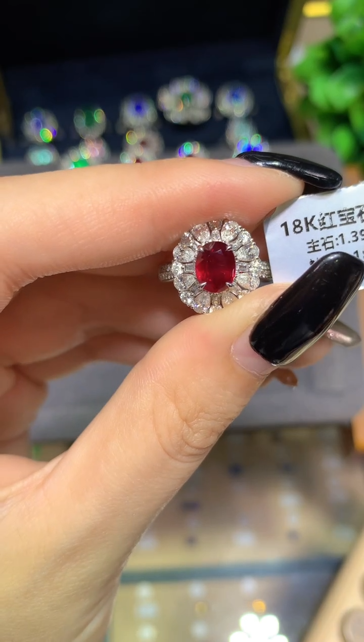 18K金镶嵌戒指红宝石1.39CT