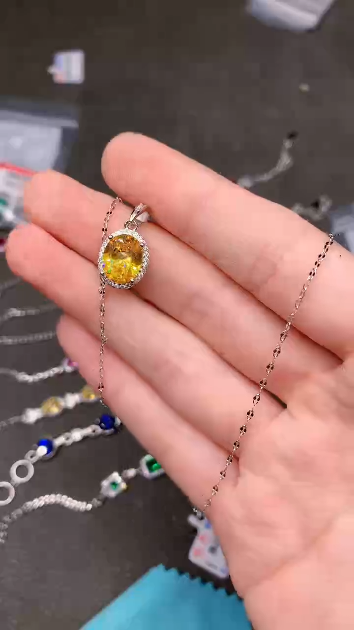 【闪购商品】蓝宝石吊坠(赠链)银S925镶嵌......