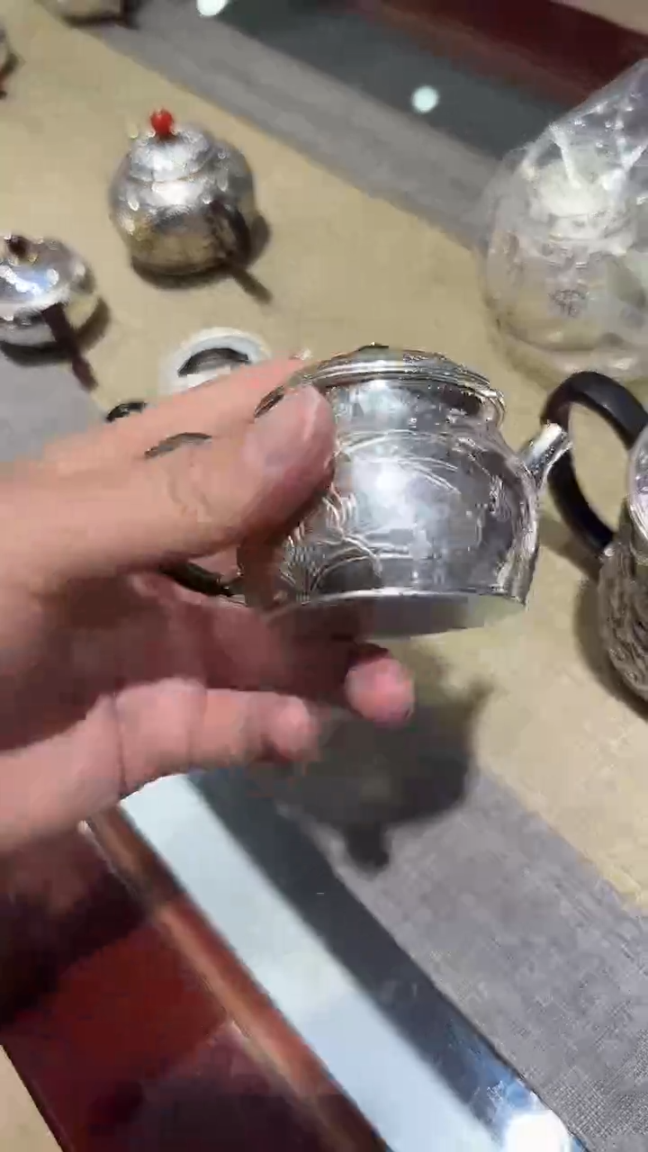 【闪购商品】足银999纯手工錾刻泡茶壶