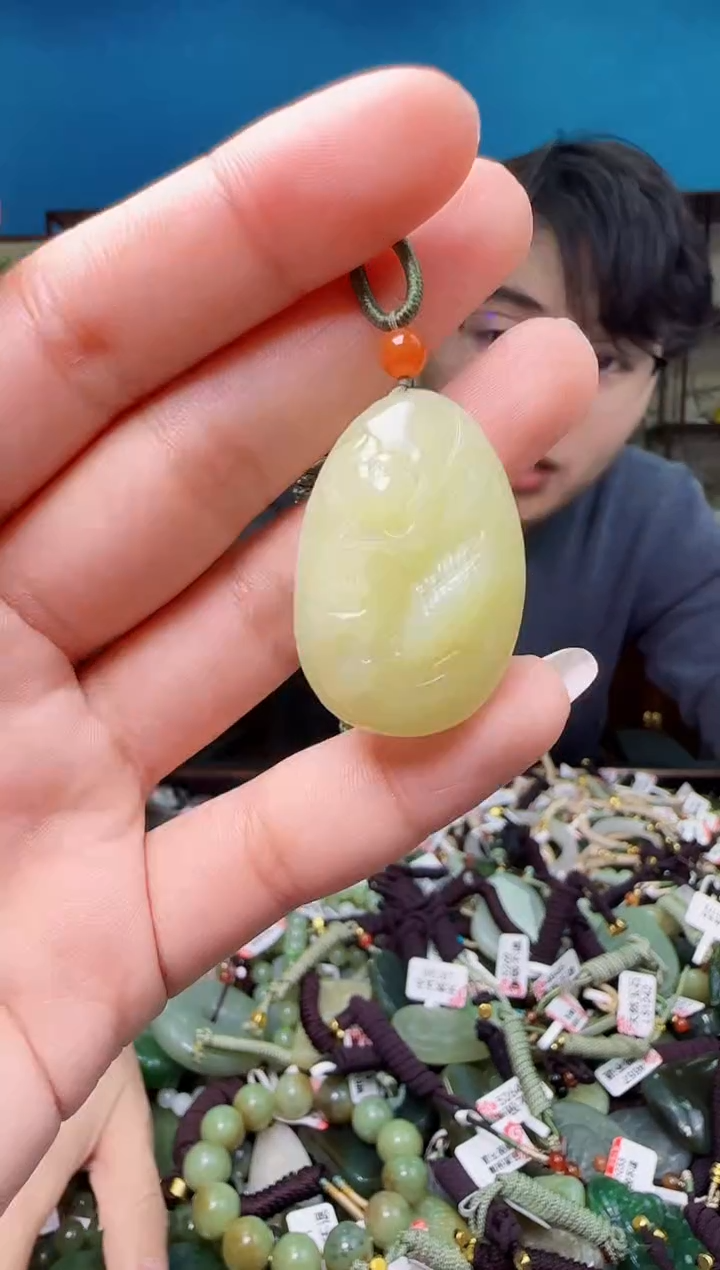 颈饰未镶嵌和田玉1