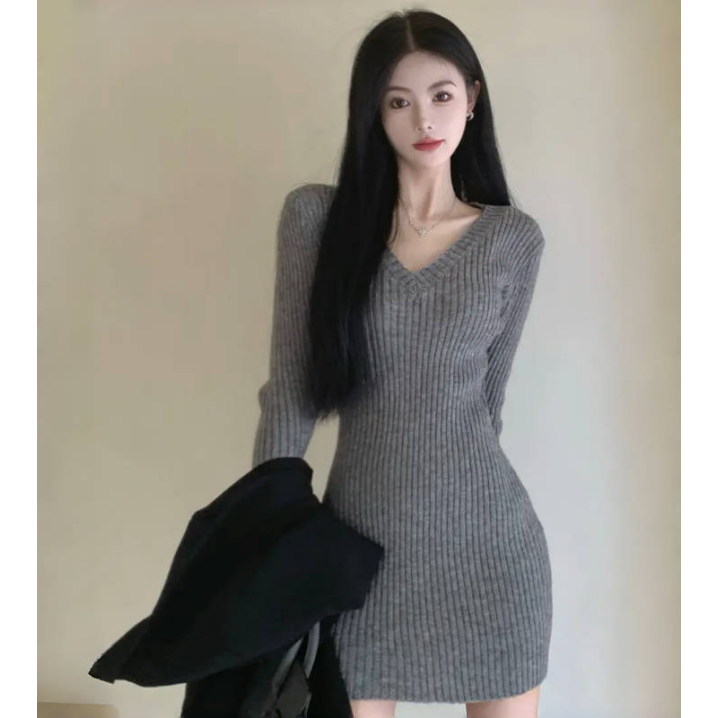 韩版设计感秋冬V领修身显瘦性感风漂亮小个子针织毛衣包臀连衣裙