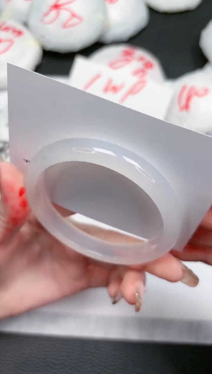 【闪购商品】石英质玉手镯未镶嵌235-58.5